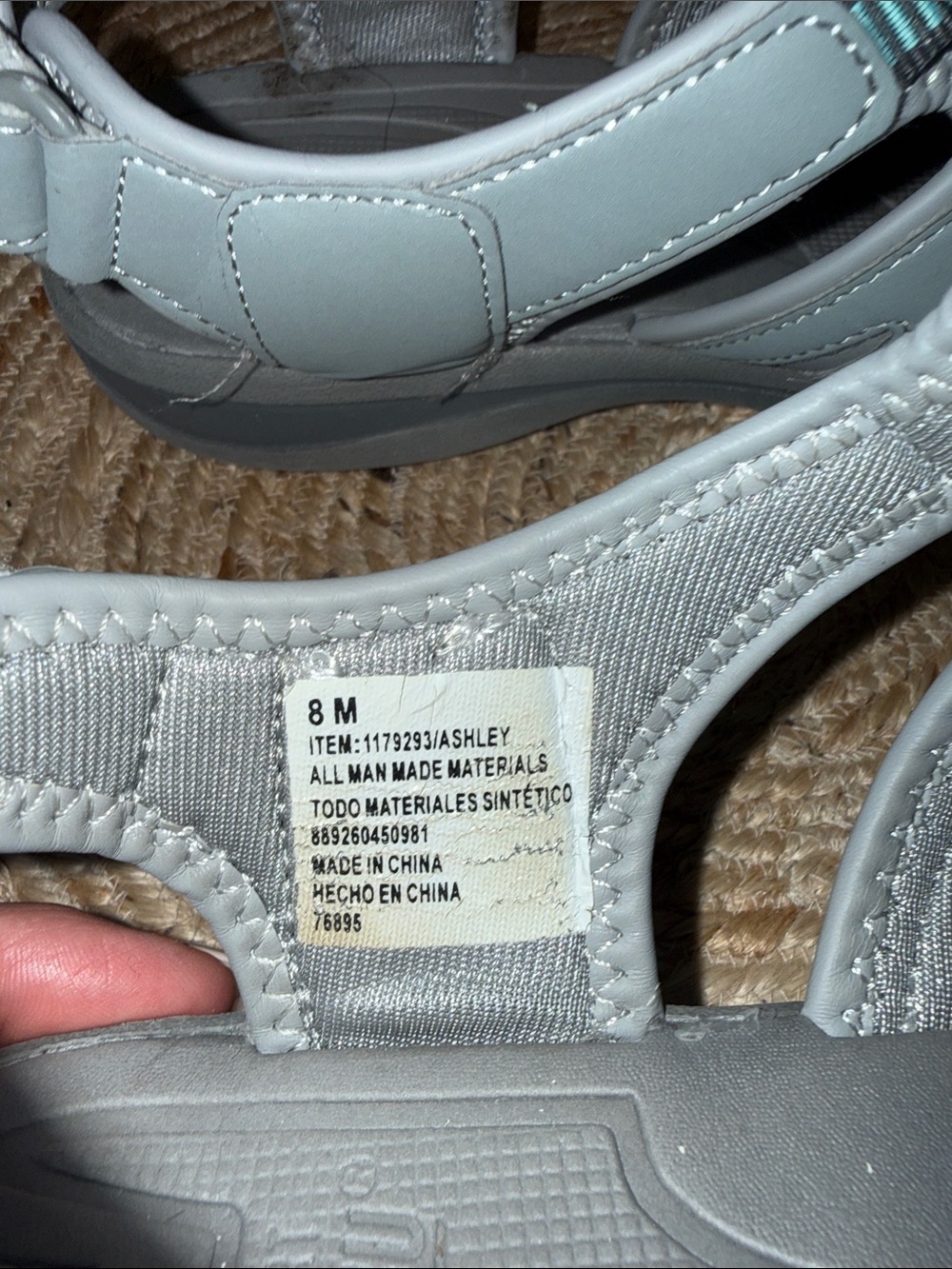 Khombu Gray Closed Toe Sport Sandals Aqua Trim Women’s Size 8 - Picture 8 of 11